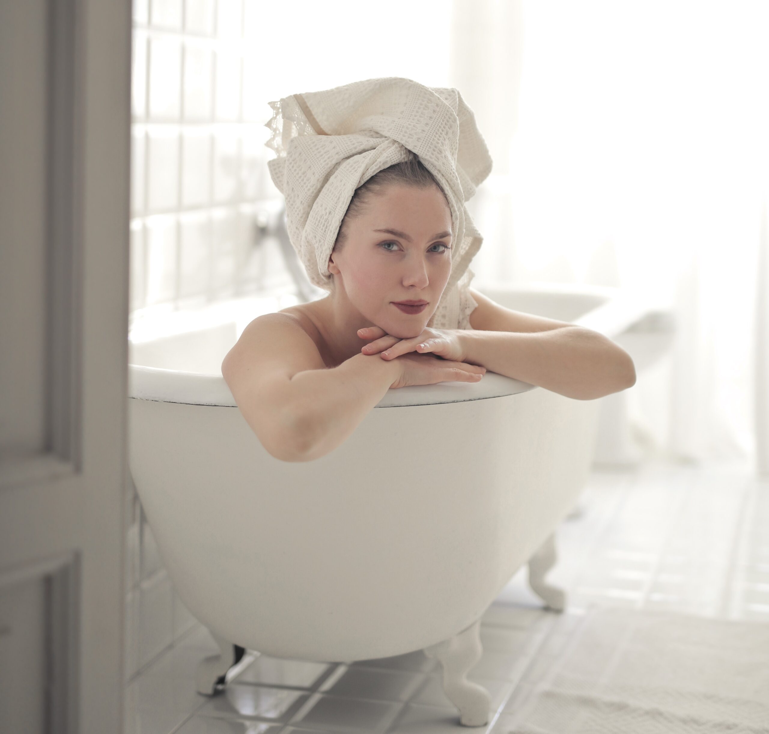 Sarea de baie și uleiurile esențiale: Beneficii și curiozități